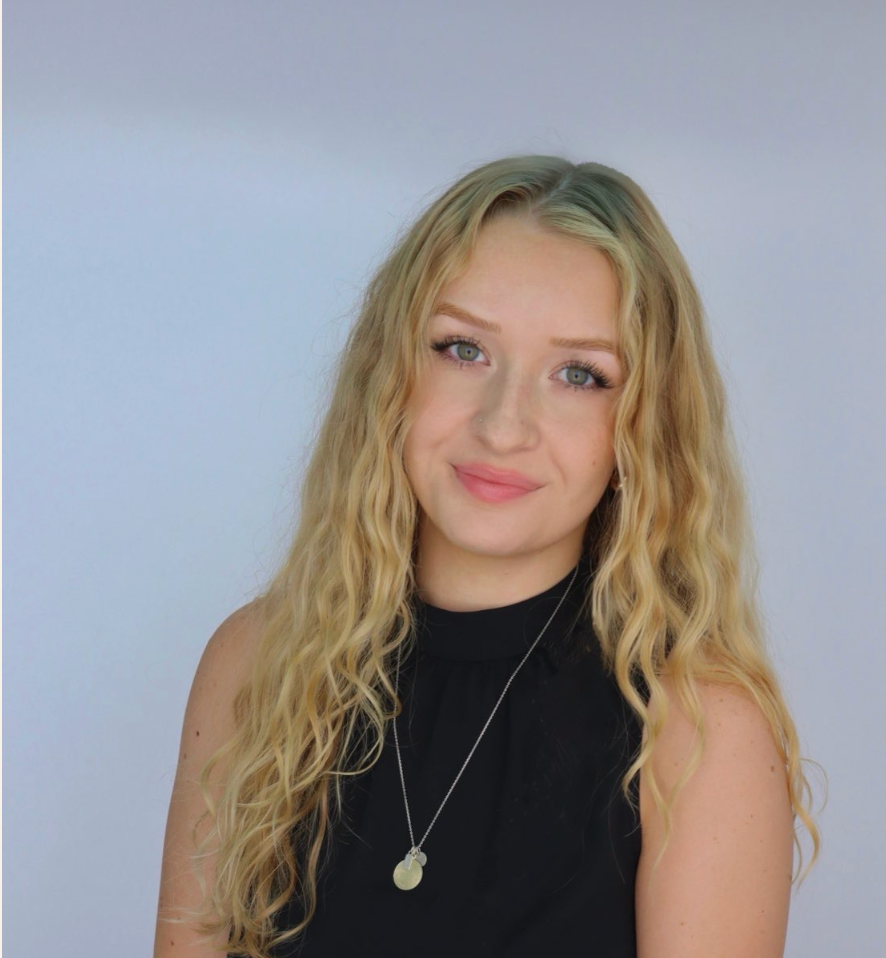 Izzy, Her Mood Mentor's Client Onboarding Specialist